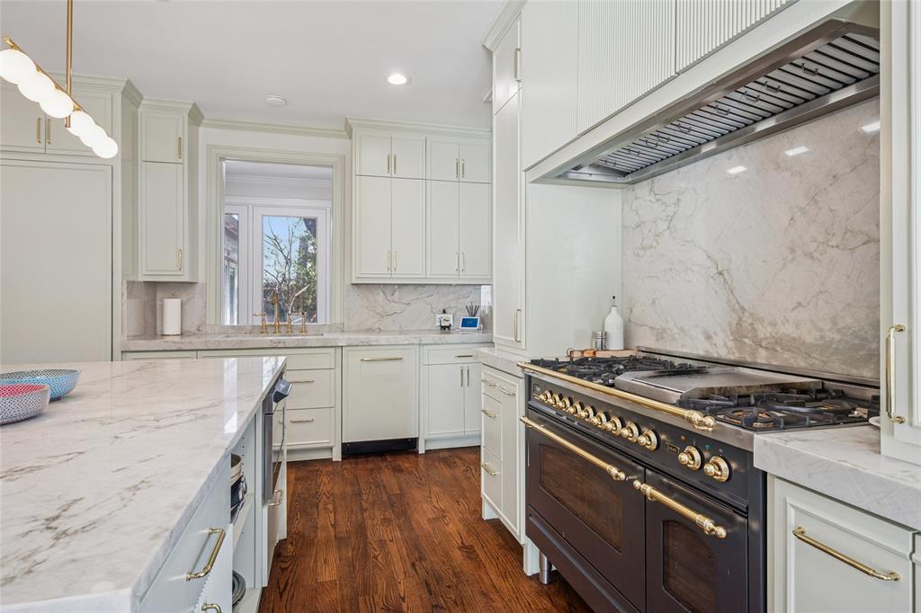 Lavendale Circle - Residential