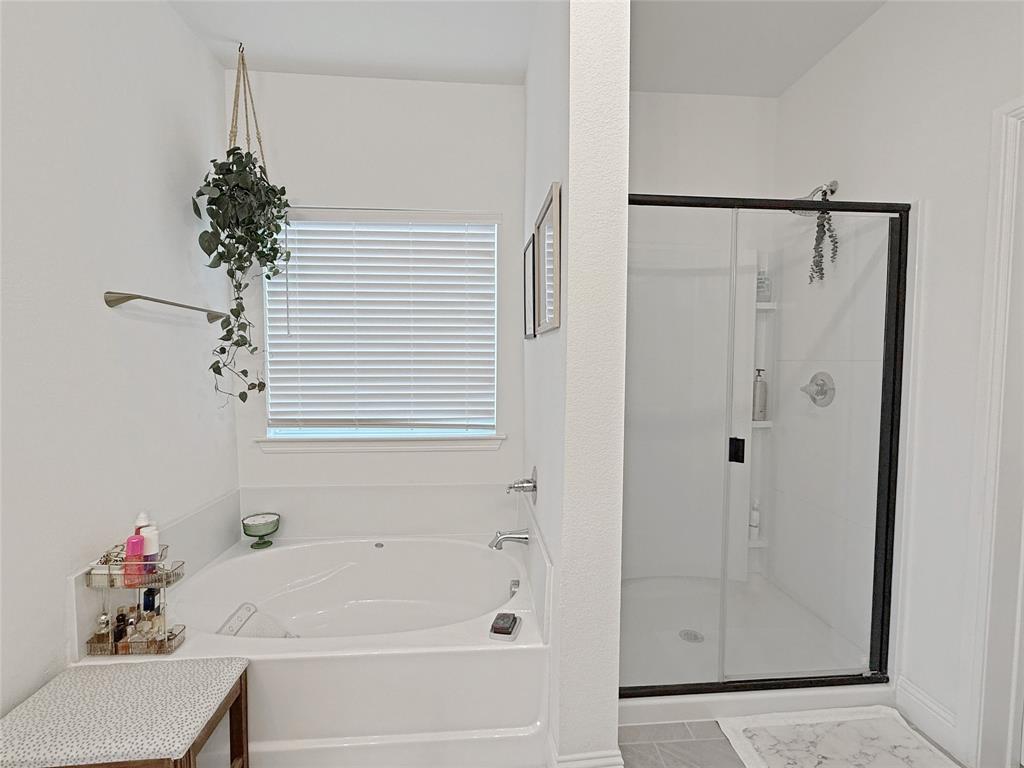 Courts Of Bonnie Brae - Residential