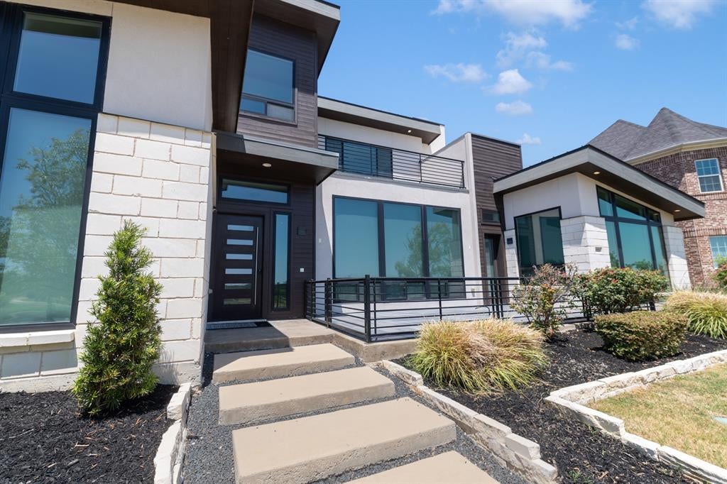 1321 Black Walnut Lane