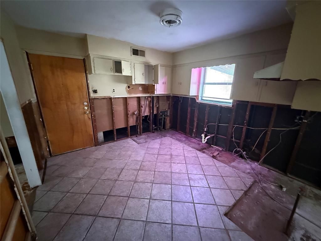 Photo of 802 Ranier Circle, Garland, TX 75041 (MLS # 21249196)