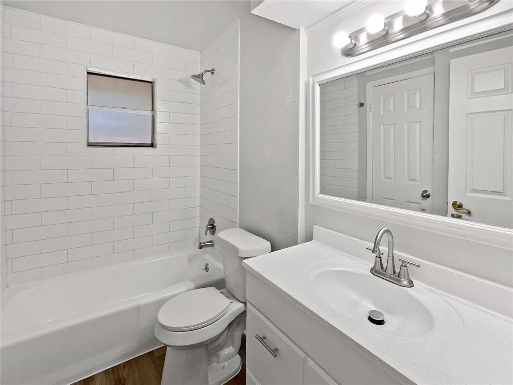 Colonial Ac #3 - Residential