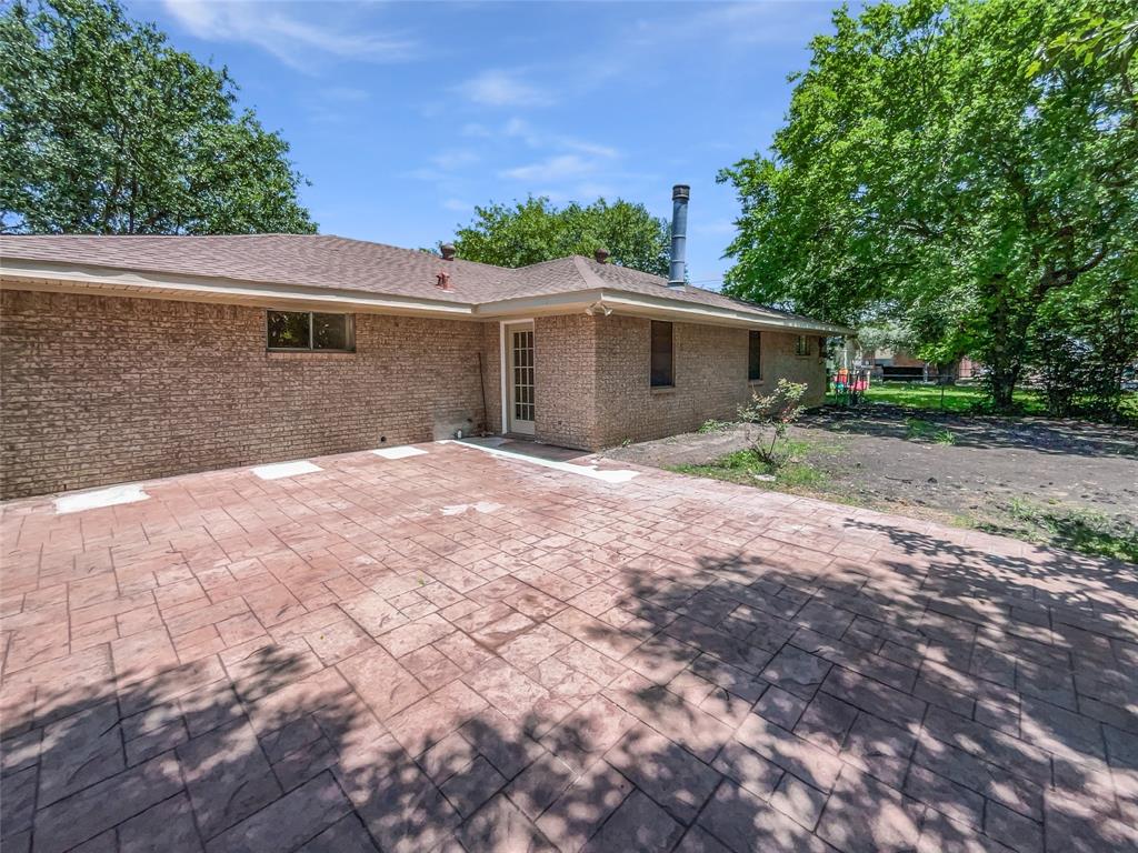 Colonial Ac #3 - Residential