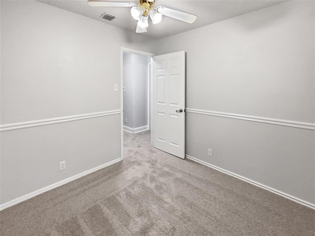 Colonial Ac #3 - Residential