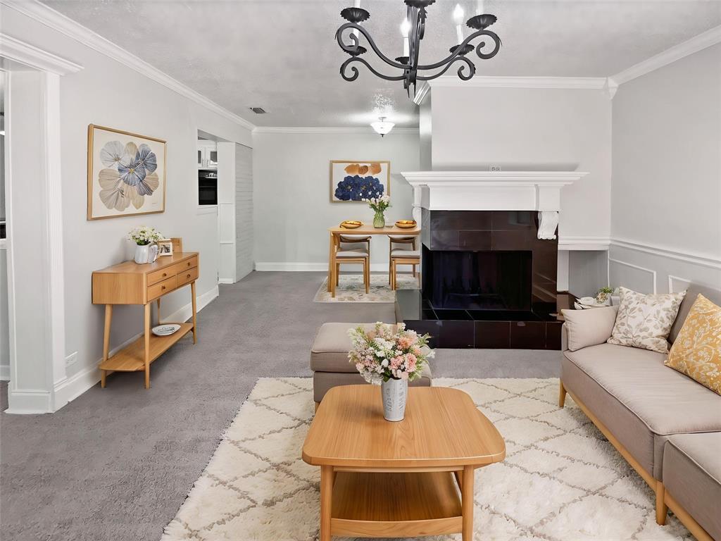 Colonial Ac #3 - Residential