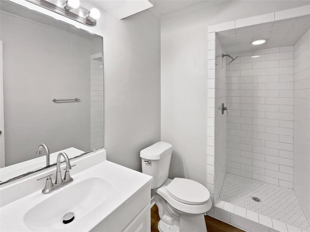 Colonial Ac #3 - Residential