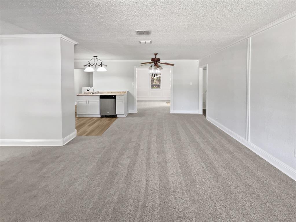 Colonial Ac #3 - Residential