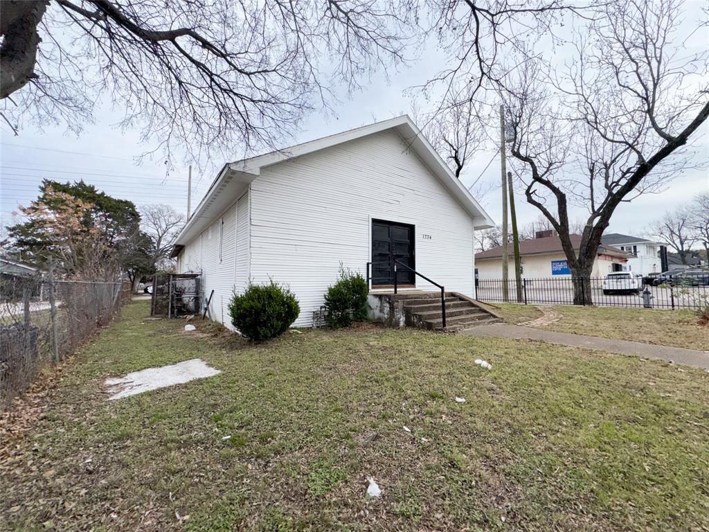 Photo of 1734 S Denley Drive, Dallas, TX 75216 (MLS # 21150823)