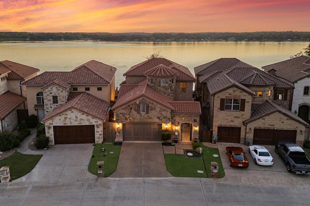 10047 Lakeside Drive
