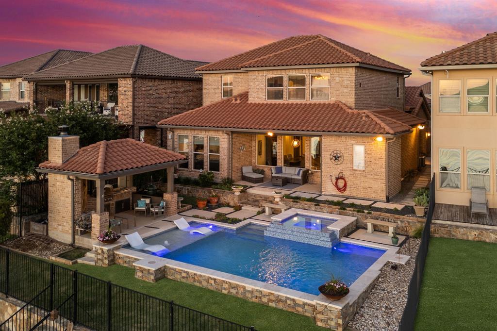 10047 Lakeside Drive