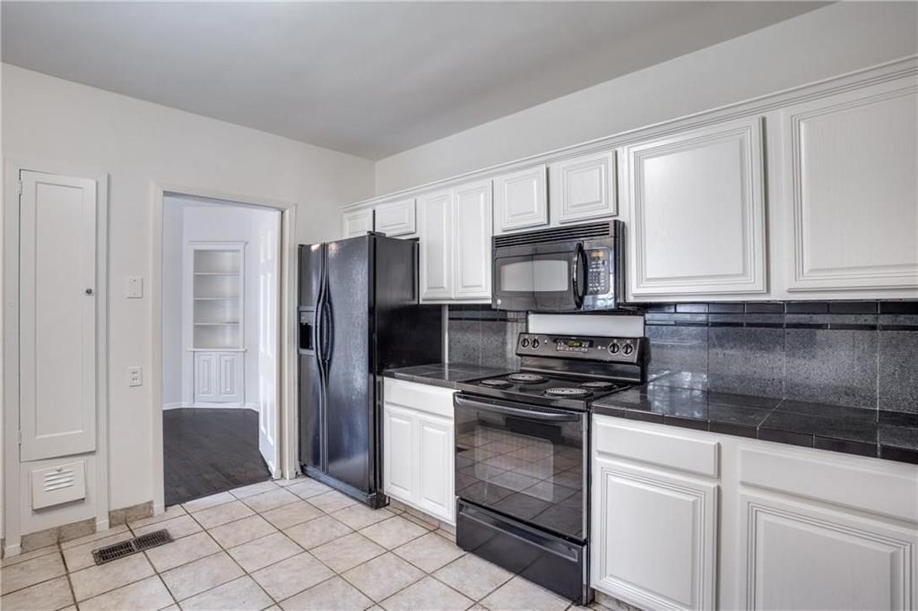 Stratford Manor - Residential Lease