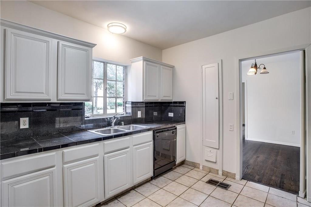 Stratford Manor - Residential Lease