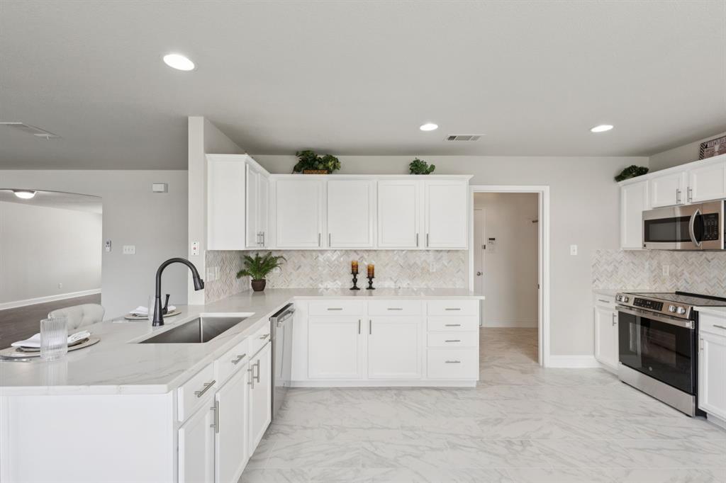 Fossil Hill Estates - Residential Lease