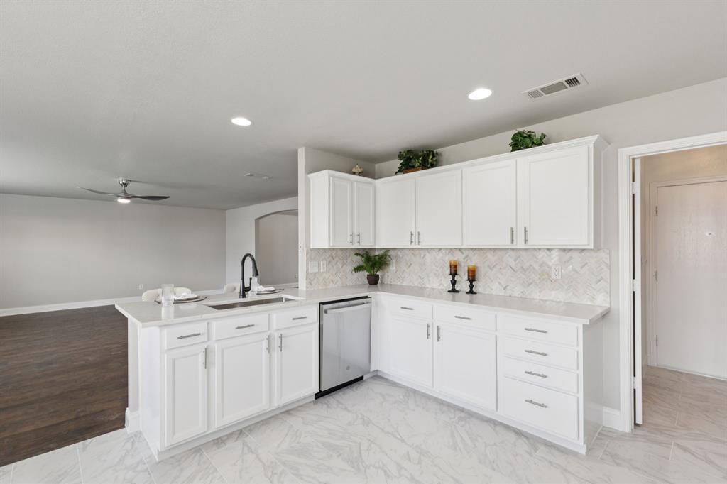 Fossil Hill Estates - Residential Lease