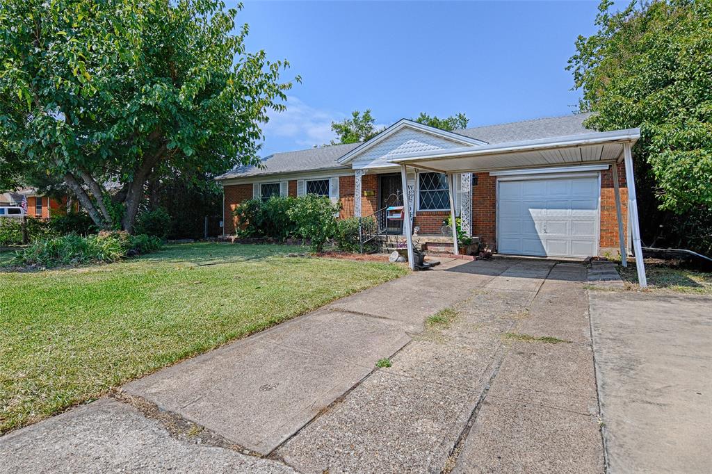 2615 Newton Circle W