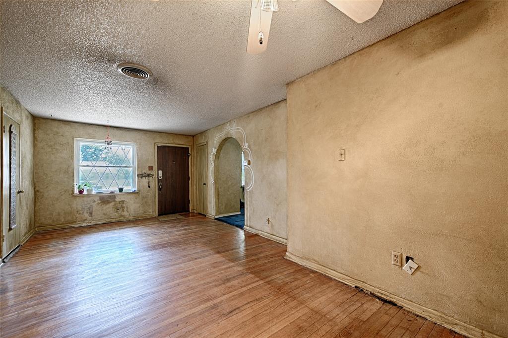 2615 Newton Circle W
