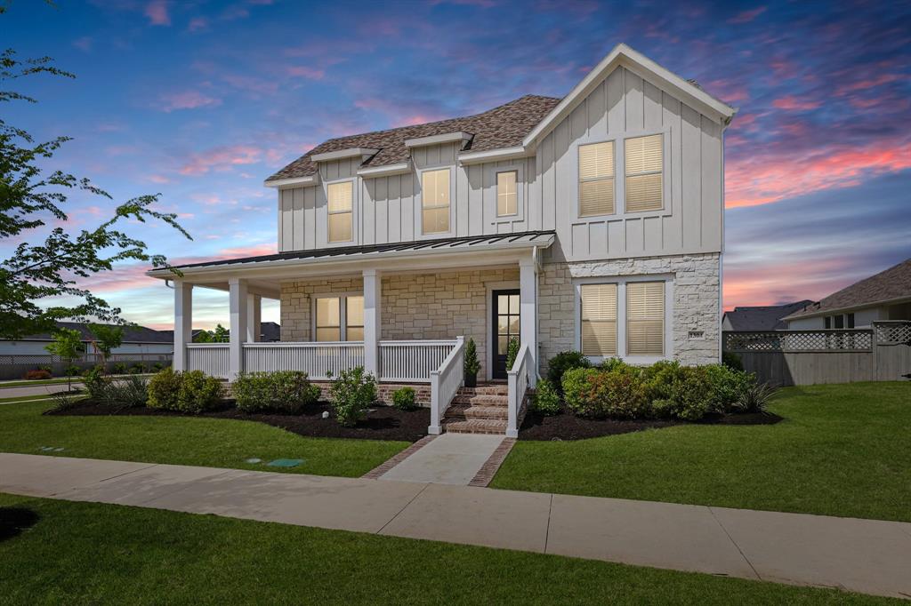 1304 S Pecan Parkway