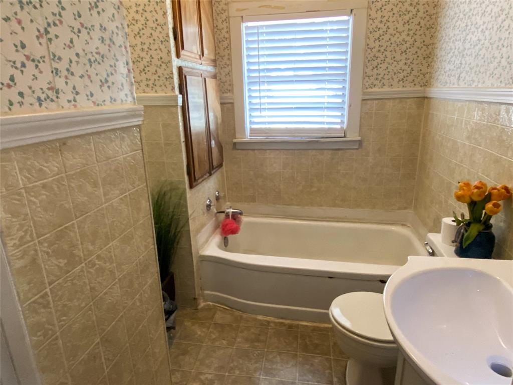 Burleson Add - Commercial Sale