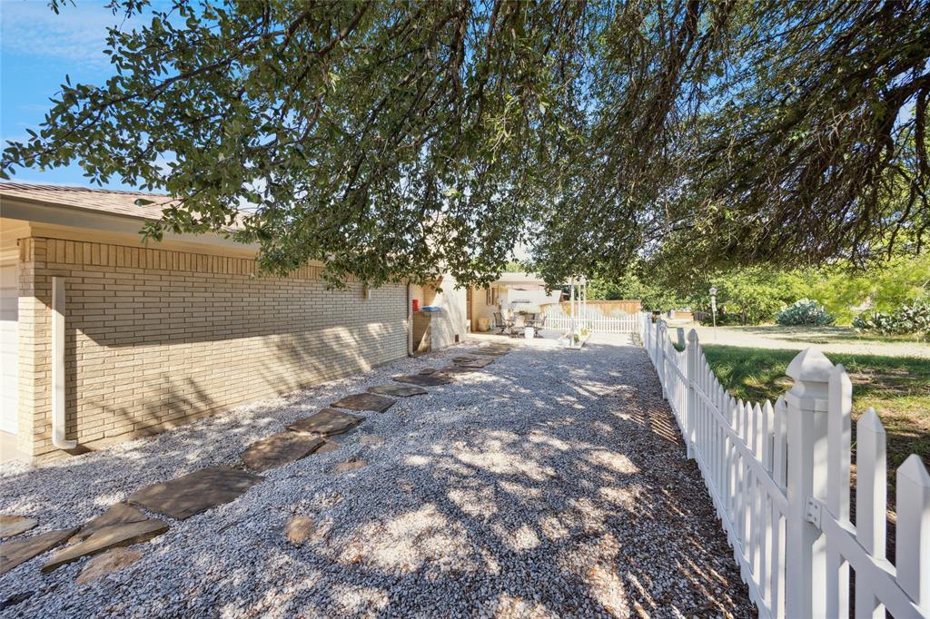 Lake Country Estates Add - Residential