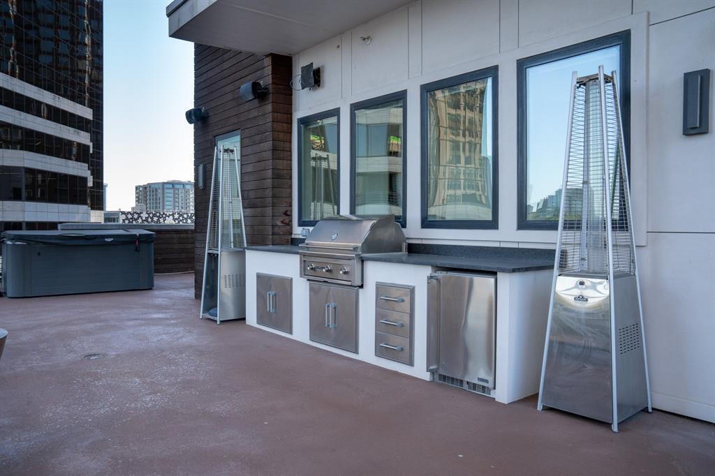 HALL AND NOBLE - Residential Lease