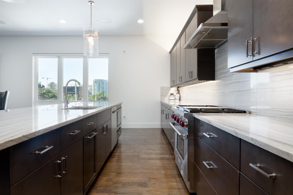 HALL AND NOBLE - Residential Lease