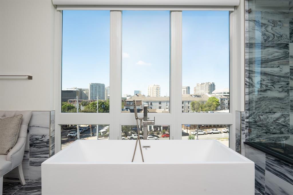 HALL AND NOBLE - Residential Lease