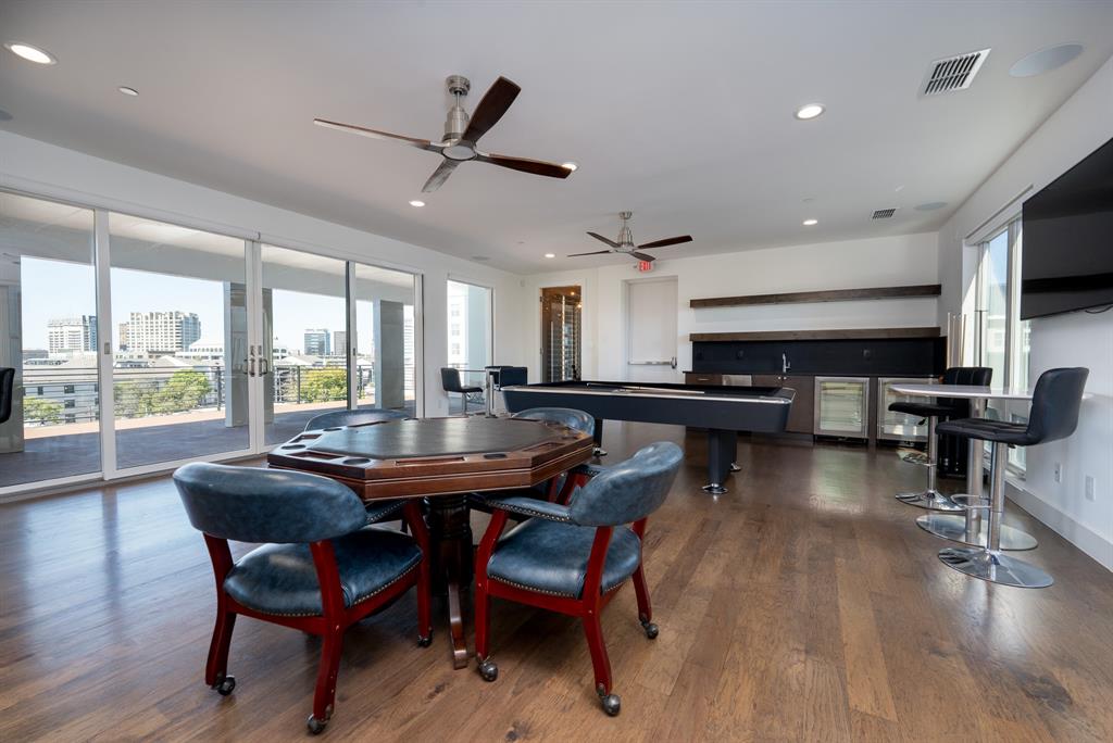 HALL AND NOBLE - Residential Lease