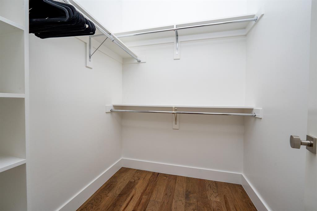 HALL AND NOBLE - Residential Lease