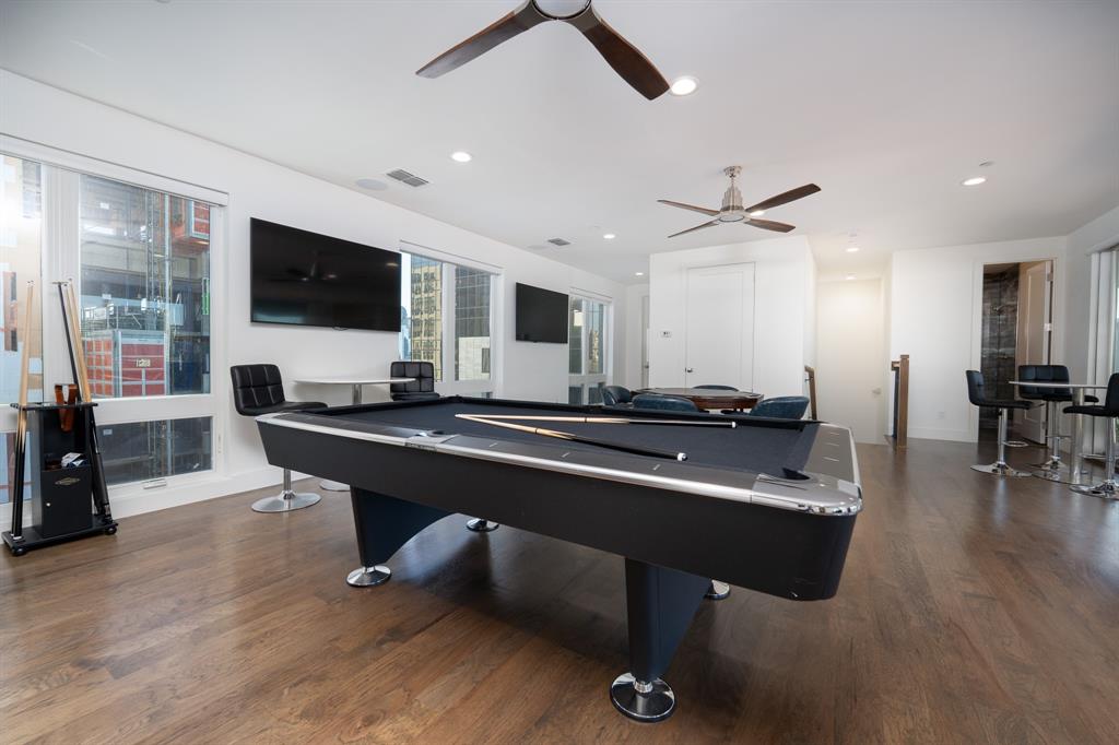 HALL AND NOBLE - Residential Lease