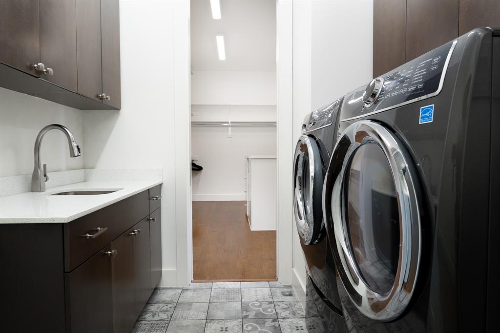 HALL AND NOBLE - Residential Lease