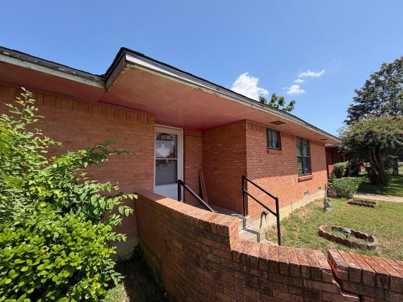 5916 Shady Crest Trail