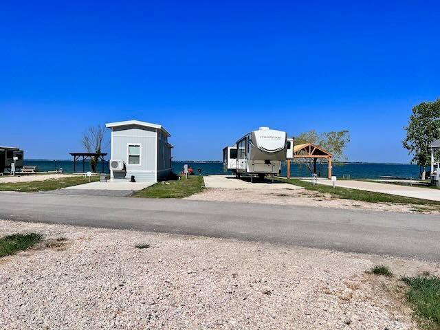 Peninsula Point - Land