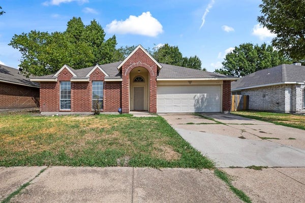 1219 BROOKLAWN DR, ARLINGTON, TX 76018 - Image 38be0a601726a48a388e9dcd4e39454e/217500443