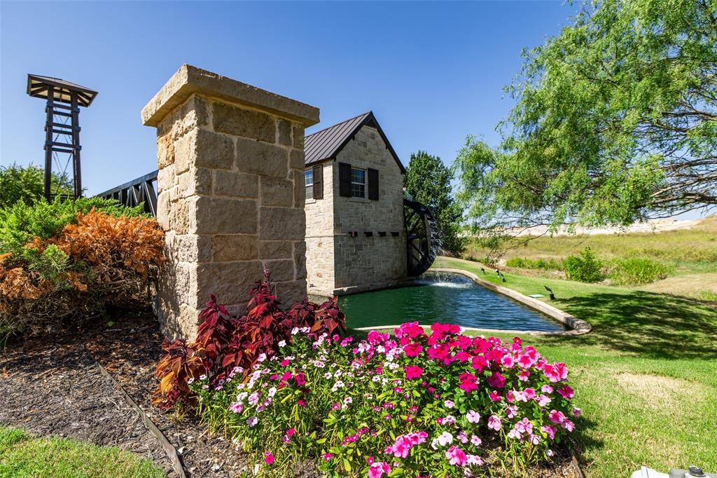 2413 Willowbend Drive