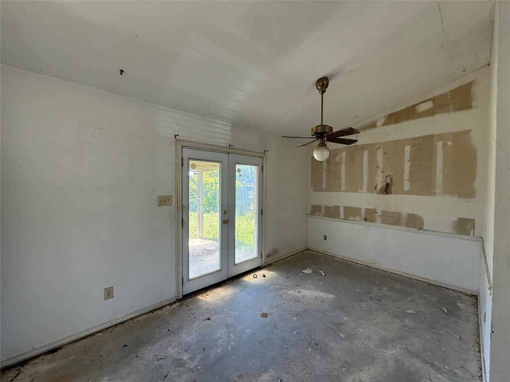 1300 Rivercrest Boulevard