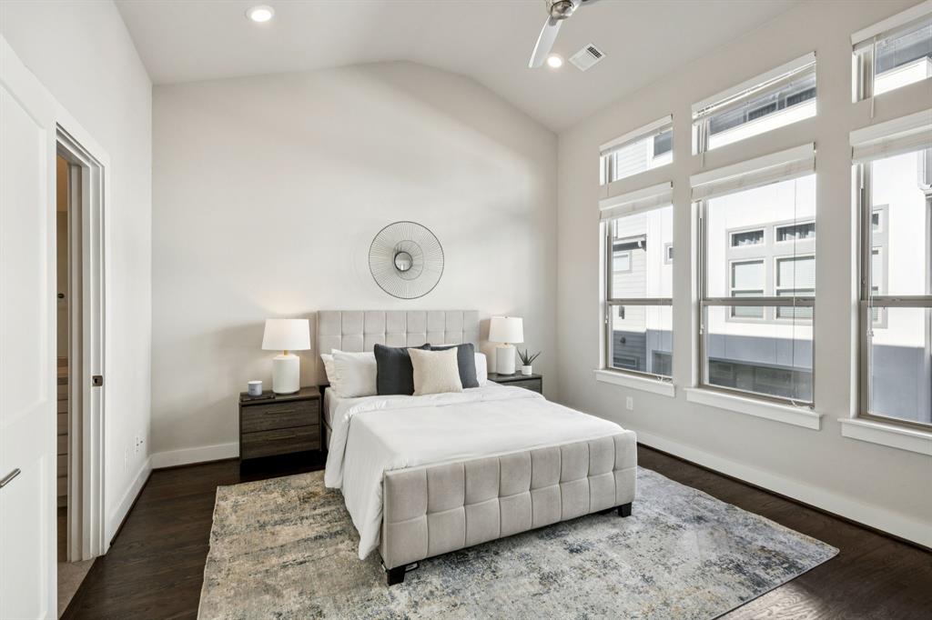 4222 Roseland Bldg 4226 - Residential