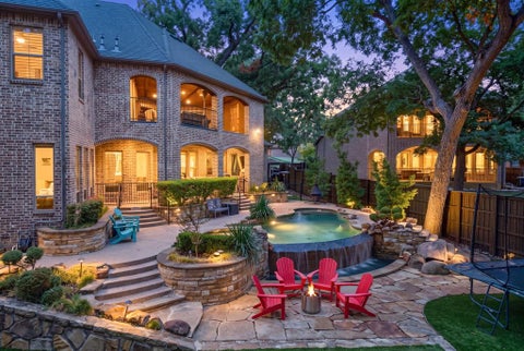 Photo of 1700 Surrey Lane, McKinney, TX 75072 (MLS # 21384129)
