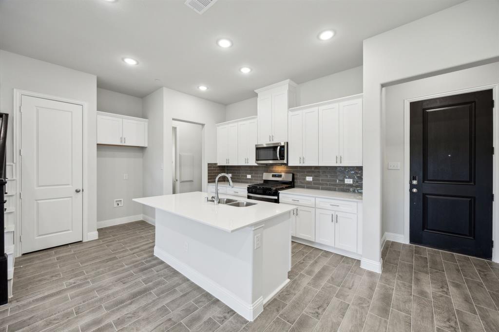 817 Heart Reef Road