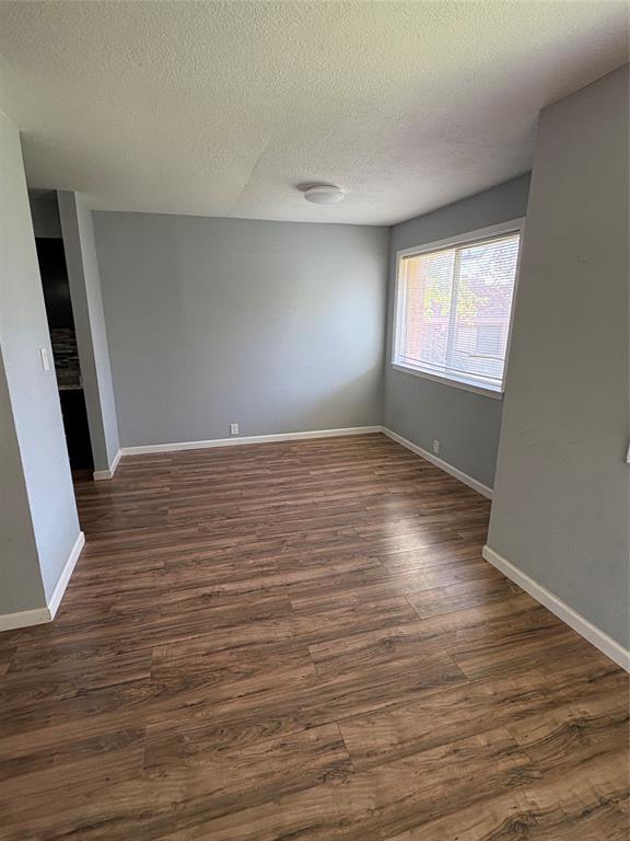 2804 W Walnut Hill Lane