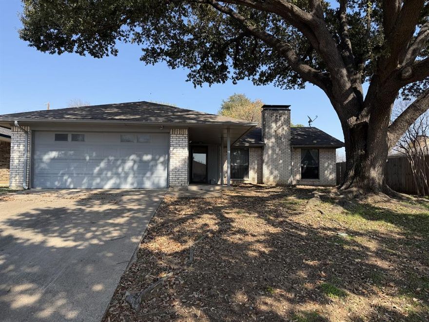 FORMER RENT HOUSE. EXCELLENT BONES JUST NEEDS A WOMANS TOUCH AND THIS WILL BE A BEAUTIFUL HOME.
