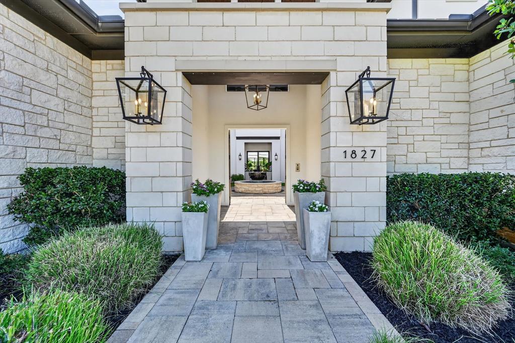 1827 Seville Cove