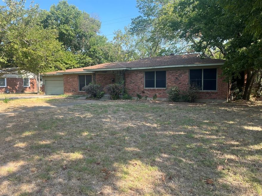 3 bedroom, 2 bath home that backs up to a greenbelt with walking path.  Home is being sold As-Is.