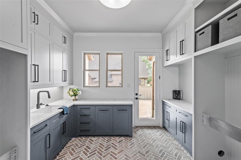 The Knoll - Residential