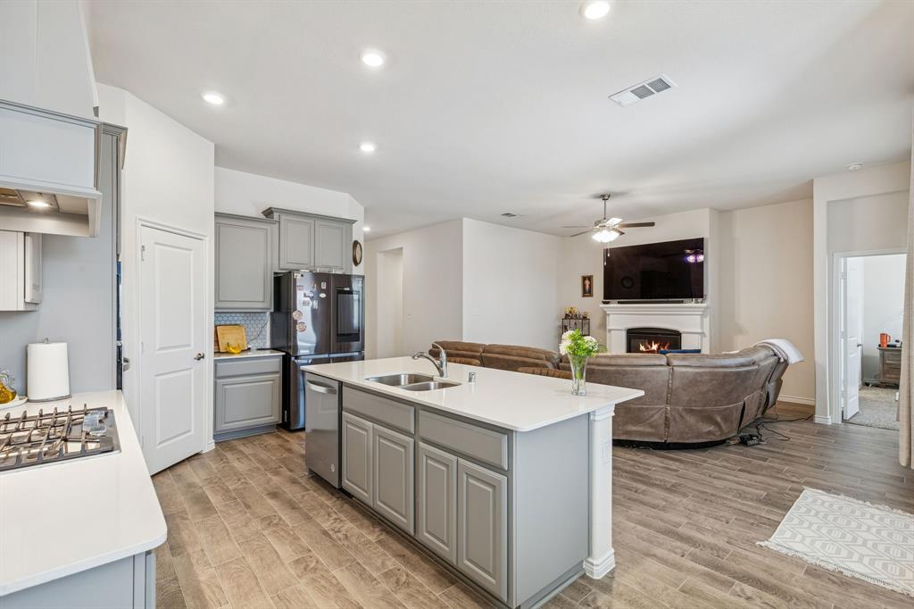 TRAVIS RANCH - Residential