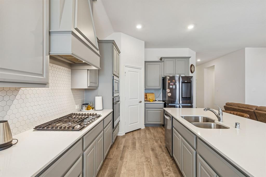 TRAVIS RANCH - Residential