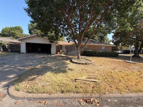 Photo of 2121 Elton Road, Haltom City, TX 76117 (MLS # 21375183)