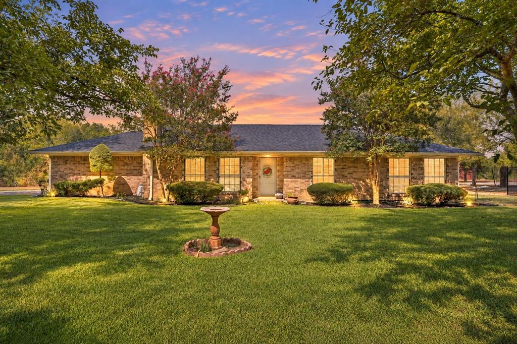 Photo of 1060 Old Stacy Road, Fairview, TX 75069 (MLS # 21388306)