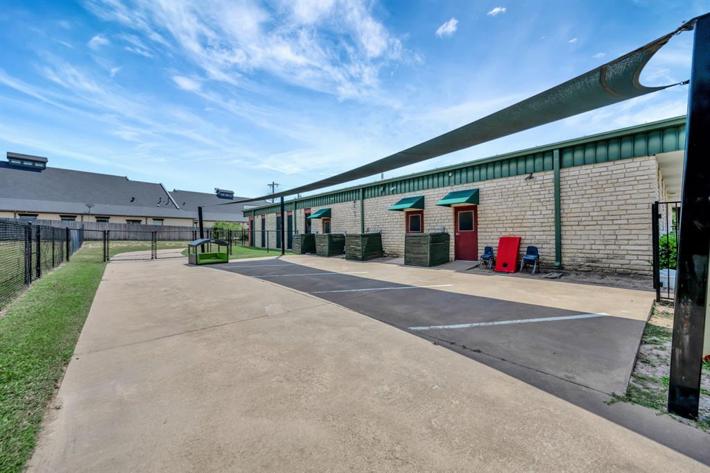 El Chico - Commercial Sale