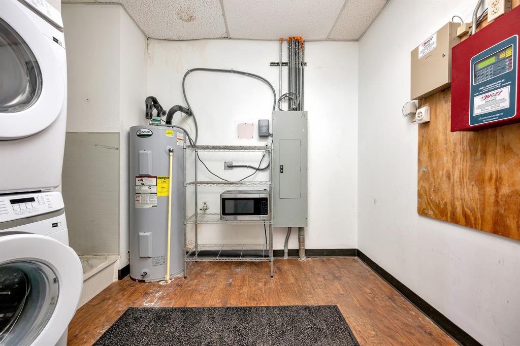 El Chico - Commercial Sale