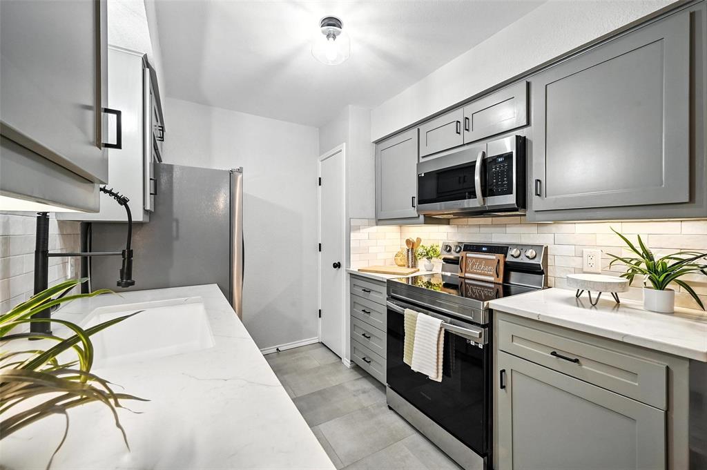 1008 Forest Creek Street