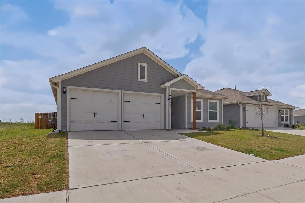 1104 Tiger Lily Lane